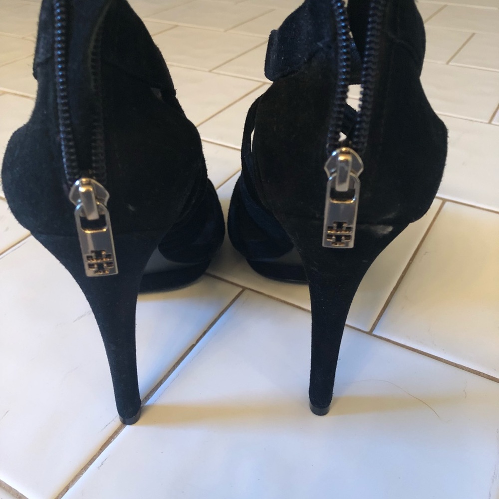 Tory Burch Black Velvet Pumps